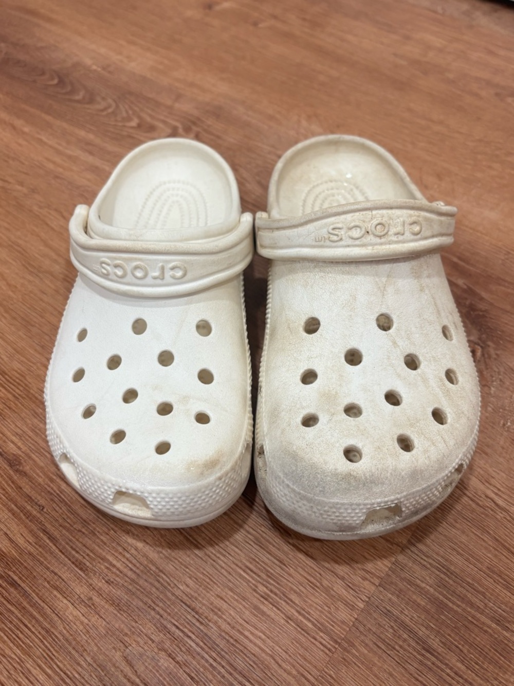 CROCS Kids Classic Clogs slide on shoes Cream Off-White size Js (7.5 women’s)